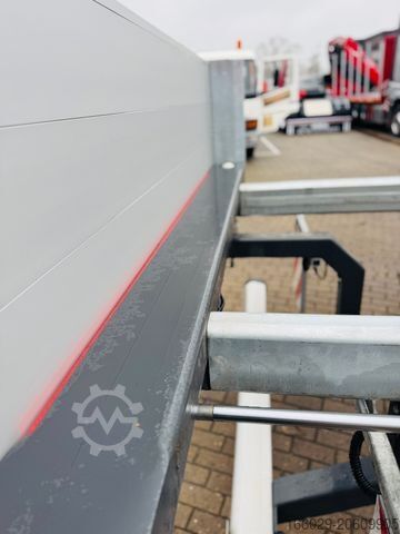 Lastebil med plan VOLVO FH 500 8x4 Kran F710 RA2.27 Jib & Winde Sofort