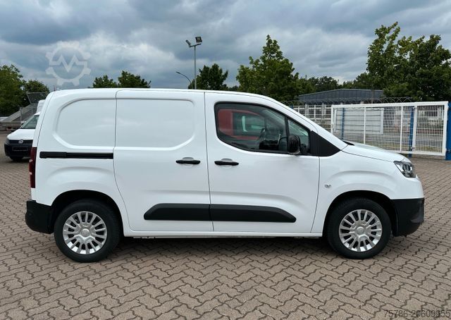 Furgoneta TOYOTA Proace City L1 Meister/ Comfort-Paket/ PDC/ AHK