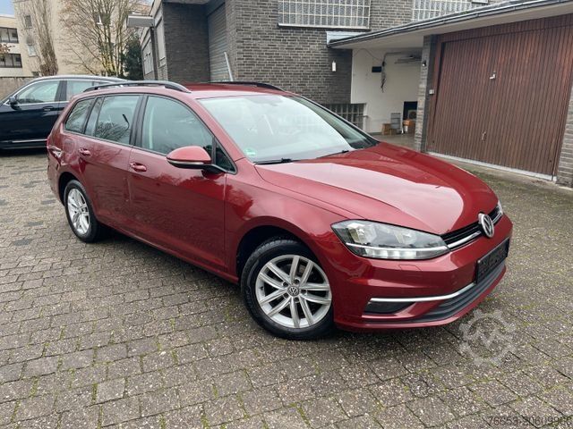 Minibussi VOLKSWAGEN Golf Variant 110kw DSG Comfo. * Alcantara * Navi