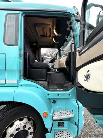 平床トラック(シート付き) MAN TGM 18.340