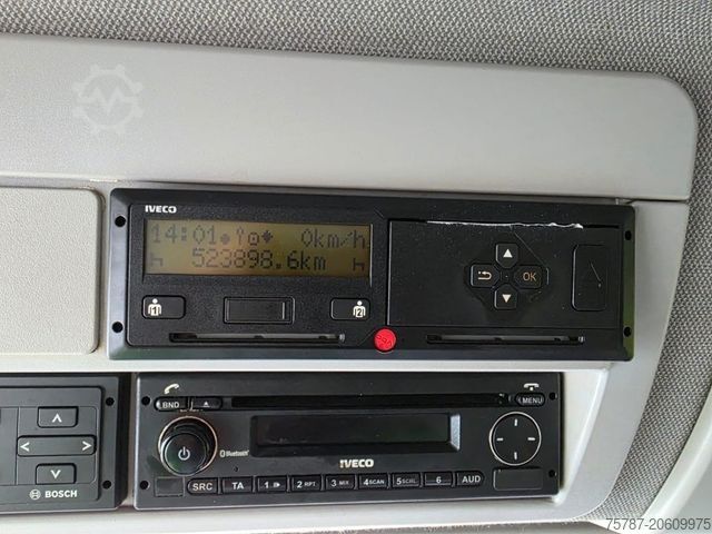 Aizkaru sānu furgons IVECO 80-220 Eurocargo, Gardine, ladebordwand