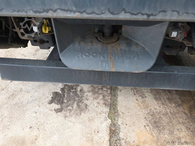 Aizkaru sānu furgons IVECO 80-220 Eurocargo, Gardine, ladebordwand