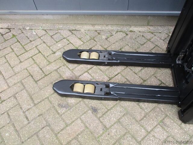 Hoogheffende palletwagen TOYOTA SPE140L