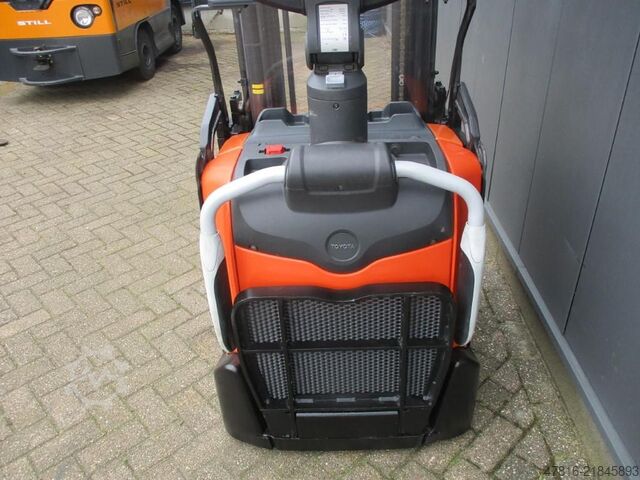 Hoogheffende palletwagen TOYOTA SPE140L