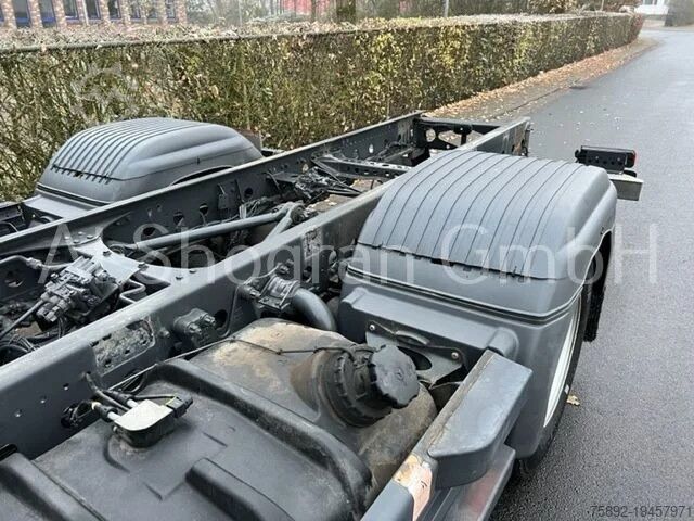 Chassis com cabina Mercedes-Benz Atego 1318 4x2 / Euro 6 / Schaltung 1218