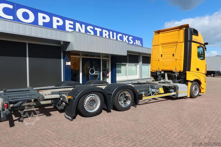 Undirvagn með ökumannshúsi Mercedes-Benz Actros 2642 LL Chassis Cabine Giga space