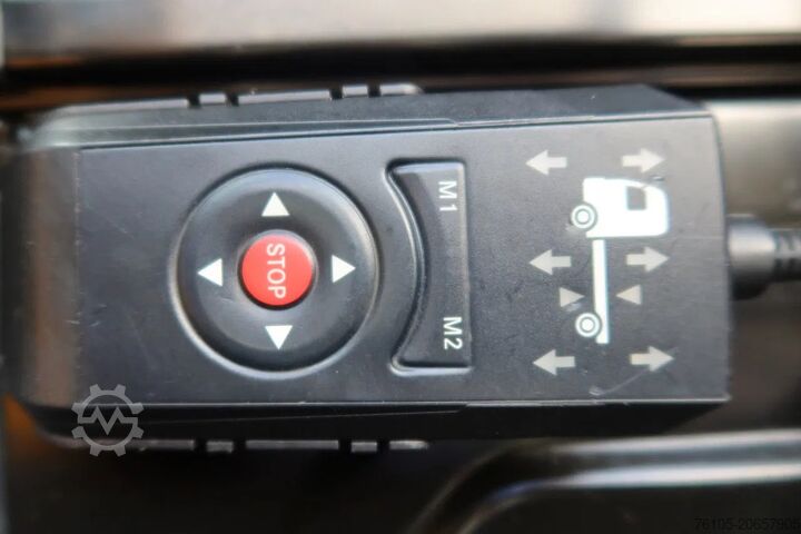 Khung xe có cabin lái Mercedes-Benz Actros 2642 LL Chassis Cabine Giga space