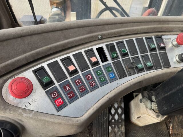 Xe nâng Svetruck 13,6- 1200