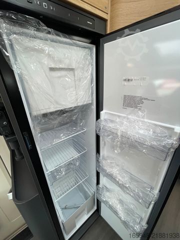 Daļēji integrēta kemperis ADRIA Matrix 60Y 670 SL JUBILEE *Sondermodell*