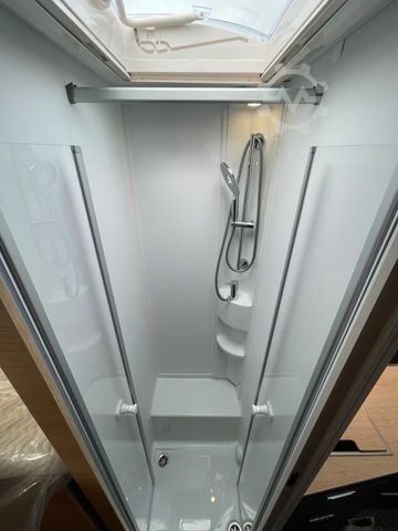 Daļēji integrēta kemperis ADRIA Matrix 60Y 670 SL JUBILEE *Sondermodell*