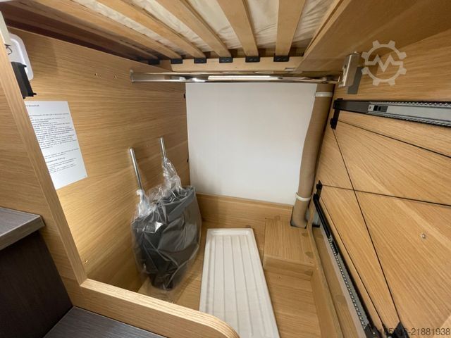 Daļēji integrēta kemperis ADRIA Matrix 60Y 670 SL JUBILEE *Sondermodell*