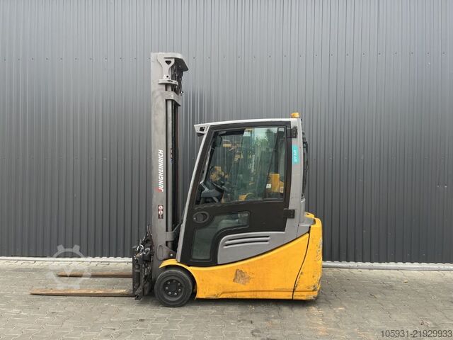 Electric 3-wheel forklift Jungheinrich EFG220