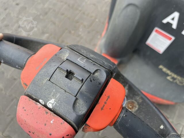Impilatore pedonale Linde L10