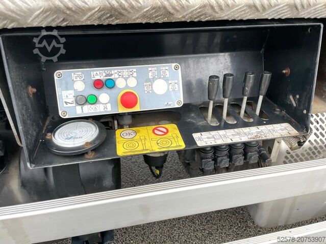 Kuorma-autoon asennettu lava GSR E 180TJ