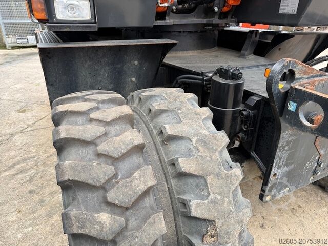 Pyörökaivukone Hitachi ZX 140 W-5