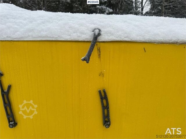 Vama salt/sand spreader. Lightly used!