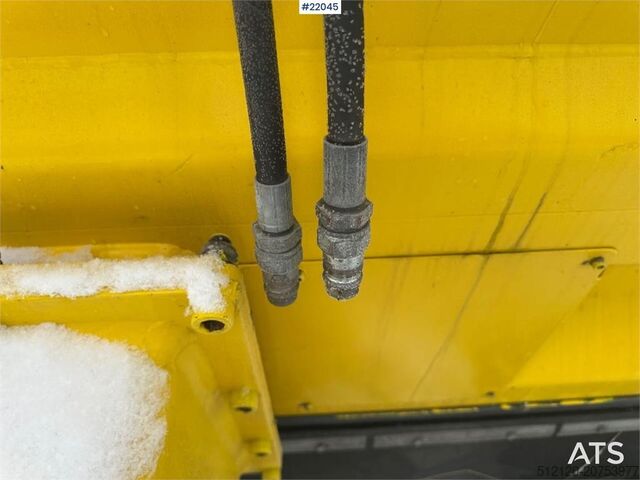 Vama salt/sand spreader. Lightly used!