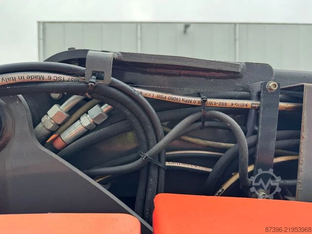 Teleskopiskā darba platforma Manitou 170AETJ L Hoogwerker Knikarmhoogwerker
