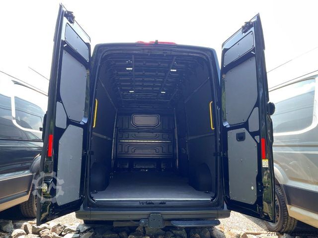 하이탑 밴 VOLKSWAGEN Crafter 35 L4H3 AHK RFK oh. Schäden