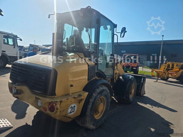 휠로더 CATERPILLAR 907 H / SW + Schaufel / Motorschaden