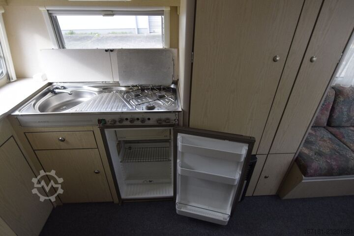 Caravana AVENTO 420 TLH Exclusief mit Vorzelt