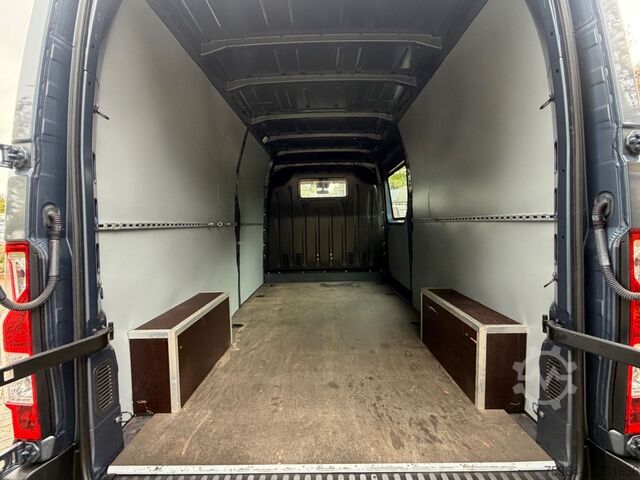 Minibusz RENAULT Master 2.3 Dci Kasten L3H2 9.000 km Wie Neu!!!