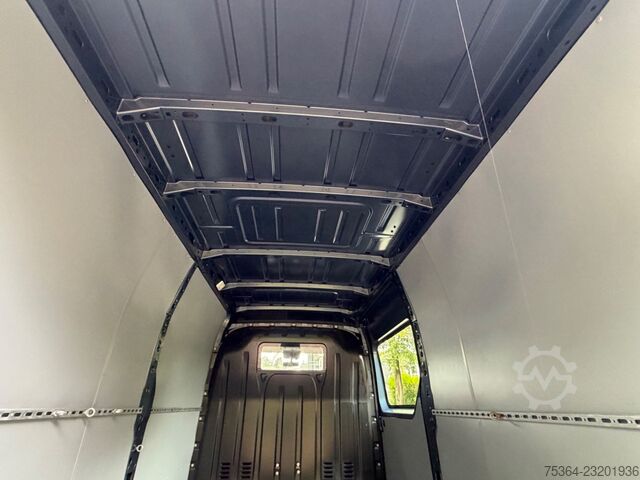 Minibusz RENAULT Master 2.3 Dci Kasten L3H2 9.000 km Wie Neu!!!