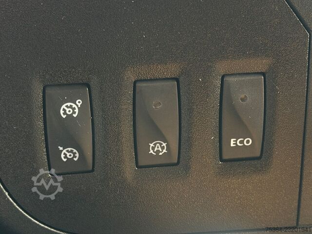 Dobozos furgon RENAULT Master 2,3 Dci Kasten L3H2 9.000 km Wie Neu!!