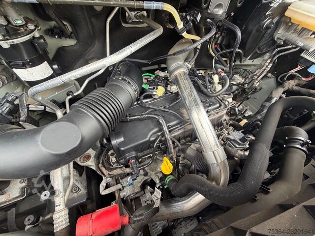 Dobozos furgon RENAULT Master 2,3 Dci Kasten L3H2 9.000 km Wie Neu!!