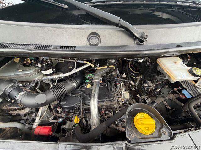 Dobozos furgon RENAULT Master 2,3 Dci Kasten L3H2 9.000 km Wie Neu!!