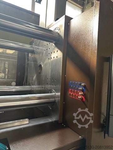 Máquina de moldeo por inyección Krauss Maffei KM 250-2000 CX Blue Power