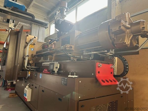 Máquina de moldeo por inyección Krauss Maffei KM 250-2000 CX Blue Power