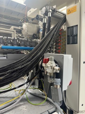 Máquina de moldeo por inyección Krauss Maffei KM 400-3000 GX Blue Power