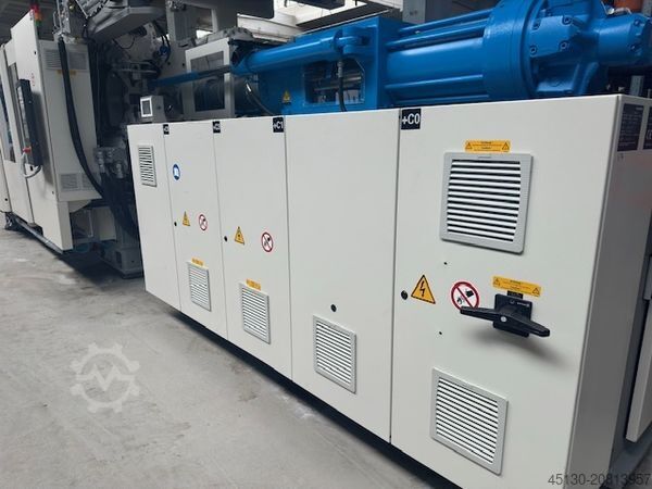 Máquina de moldeo por inyección Krauss Maffei KM 400-3000 GX Blue Power