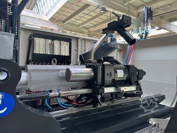 машина за шприцоване Engel Victory 330H/80V/160 combi Ecodrive