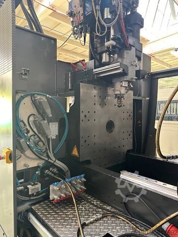 машина за шприцоване Engel Victory 330H/80V/160 combi Ecodrive