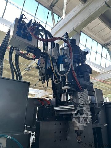 машина за шприцоване Engel Victory 330H/80V/160 combi Ecodrive