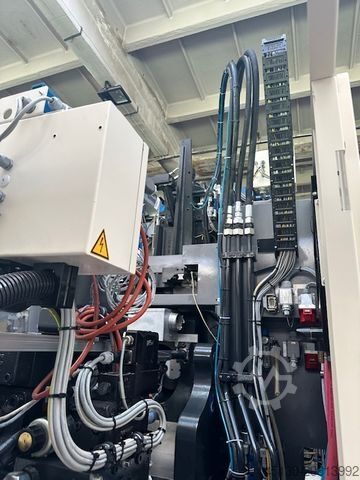 машина за шприцоване Engel Victory 330H/80V/160 combi Ecodrive