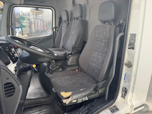 Vrachtwagen met bakwagen MERCEDES-BENZ Atego 1222 L 7m Koffer LBW 1.5t Klima