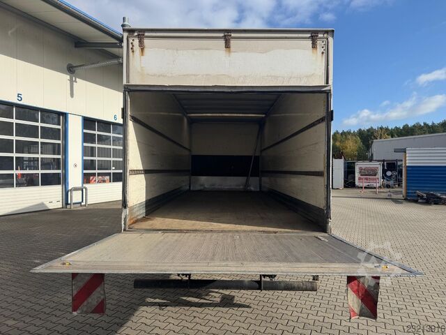Vrachtwagen met bakwagen MERCEDES-BENZ Atego 1222 L 7m Koffer LBW 1.5t Klima