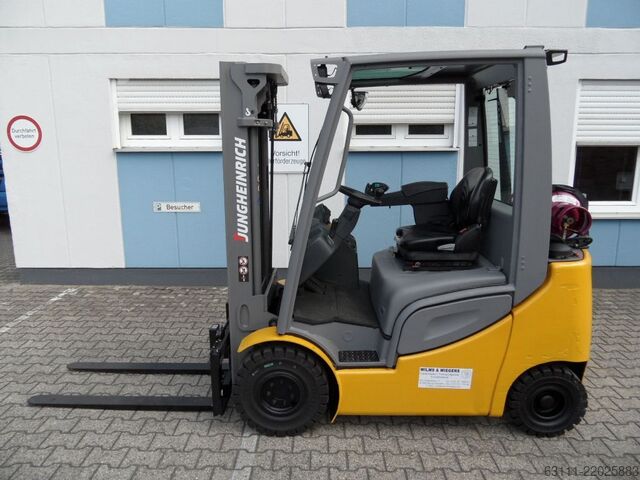 LPG Forklifts Jungheinrich TFG 316s - Triplex - Wetterschutz