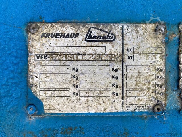 Semi low loader Fruehauf / Hydraulic Ramps / 32 Ton