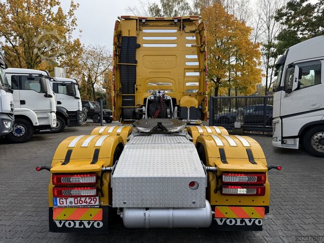 Đầu kéo tiêu chuẩn Volvo FH16 750 6X2 Globetrotter XL