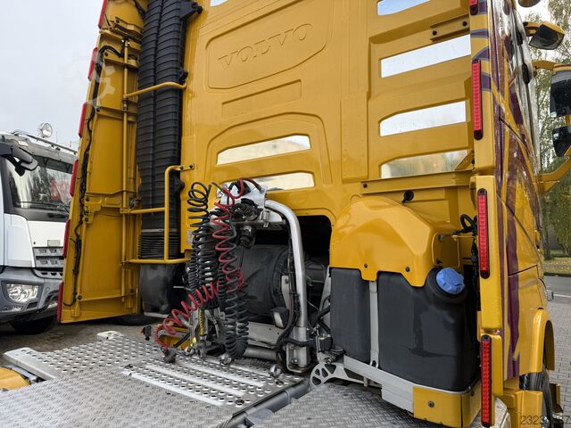 Đầu kéo tiêu chuẩn Volvo FH16 750 6X2 Globetrotter XL