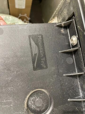 Copertura avvolgibile per cassone di pick-up *Copertura cassone pick-up Oprolbare afdekking voor laadbak van een pick-up *Afdekking voor laadbak pick-up