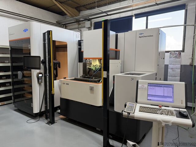 Mașină de eroziune cu fir AGIE CHARMILLES CUT 2000