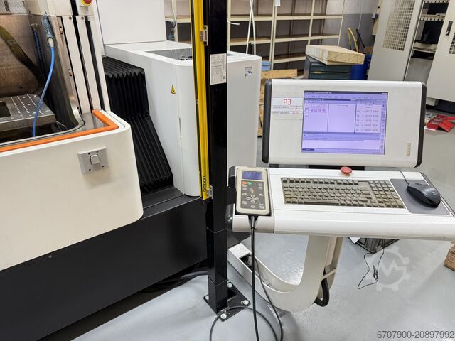 Mașină de eroziune cu fir AGIE CHARMILLES CUT 2000