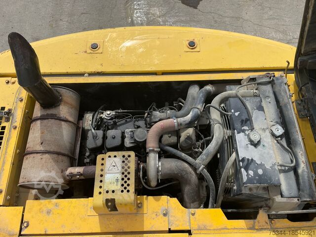 Chain excavator New Holland E215