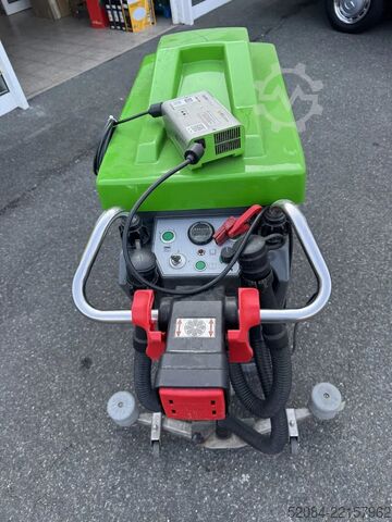 รถกวาดถนน IPC Gansow 61 BF 68