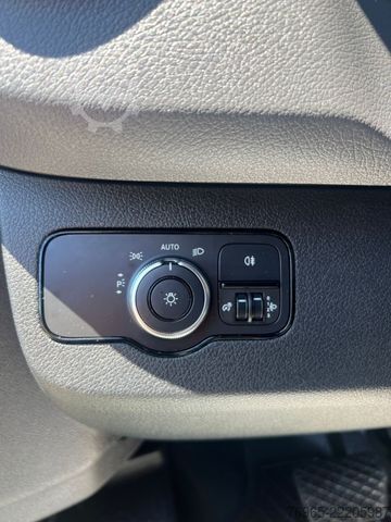 Furgoneta MERCEDES-BENZ Sprinter 315 LANG 9G-TR KLIMA KAMERA PDC MBUX
